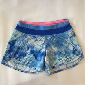 iviva Lululemon girls short size 10